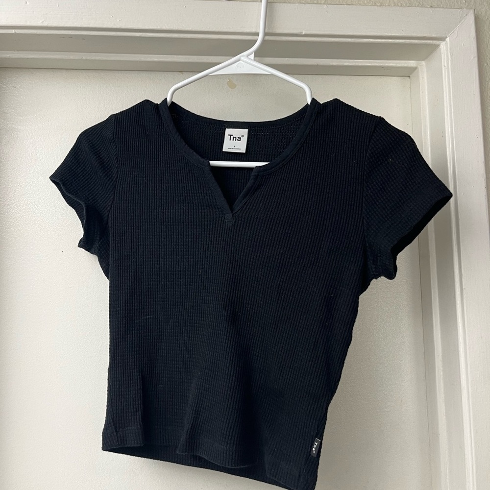 Aritzia TNA Black Short Sleeve